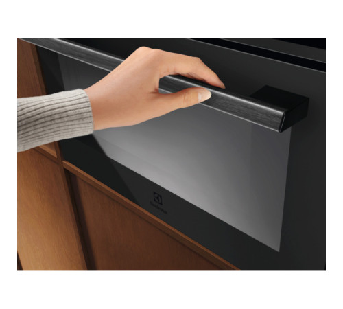 Мікрохвильова піч вбудована ELECTROLUX EVM9E2XT