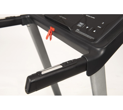 Бігова доріжка електрична Toorx Treadmill Motion Plus (MOTION-PLUS) чорна