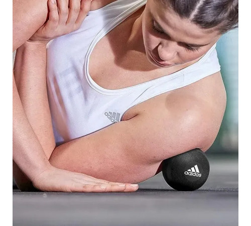 Масажний м'яч Adidas Massage Ball 8,3 x 8,3 x 8,3 см, чорний