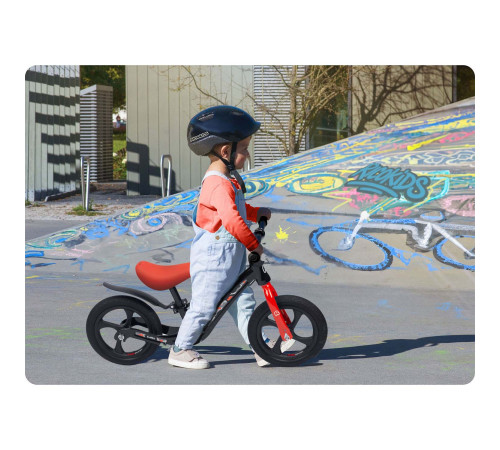 Біговел Ricokids FUNNU 12" чорно-червоний Біговел Ricokids FUNNU 12" чорно-червоний