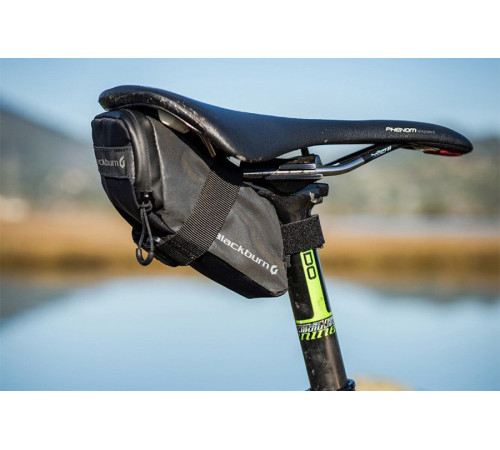 Сумка на сідло BLACKBURN GRID REFLECTIVE 0.6L M Сумка на сідло BLACKBURN GRID REFLECTIVE 0.6L M