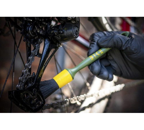 Щітка для чищення велосипеда кругла BIKE BRUSH ROUND щетина 20мм Щітка для чищення велосипеда кругла BIKE BRUSH ROUND щетина 20мм