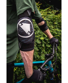 Налокітник  Endura  Singletrack II 2022 - M-L- чорний