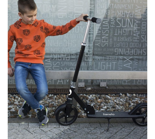 Дитячий самокат Lionelo Luca BLACK GRAPHITE Дитячий самокат Lionelo Luca BLACK GRAPHITE