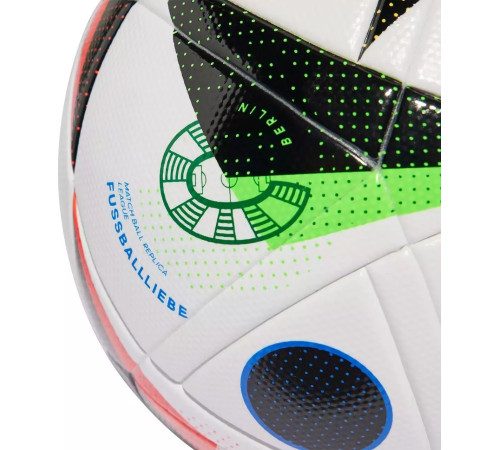 М'яч футбольний Adidas Euro24 Fussballliebe IN9369 розмір 4, чорно-білий М'яч футбольний Adidas Euro24 Fussballliebe IN9369 розмір 4, чорно-білий