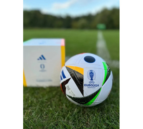 Футбольний м'яч Adidas Fussballliebe Euro 2024 League Box розмір 5, біло-чорний