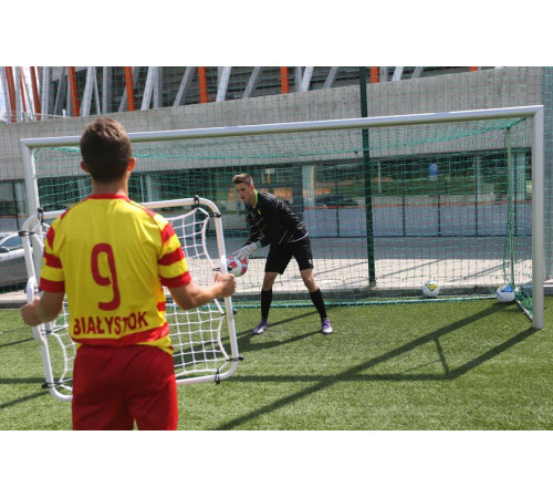 Сітка тренувальна для футболу Yakimasport Rebounder 80 x 80 см, біло-червона Сітка тренувальна для футболу Yakimasport Rebounder 80 x 80 см, біло-червона