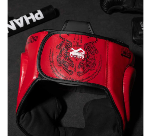 Шолом боксерський закритий з капою Phantom Muay Thai розмір універсальний, червоний Шолом боксерський закритий з капою Phantom Muay Thai розмір універсальний, червоний