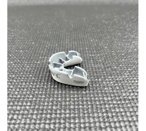 Капа боксерська дитяча OPRO Silver UFC до 10 років біло-срібляста