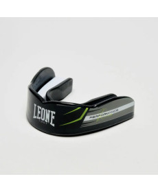 Капа боксерська доросла Leone PD5122 REVO FLUO від 11 років чорна