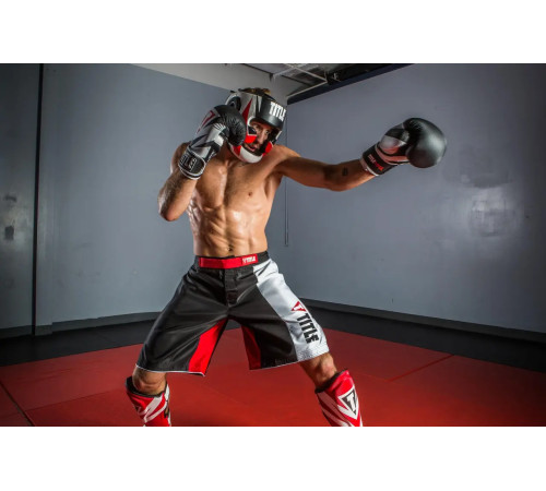 Шолом боксерський закритий з капою TITLE MMA Command розмір M, біло-червоний