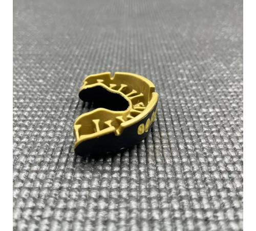 Капа боксерська доросла OPRO Gold Grillz від 11 років чорно-золотиста