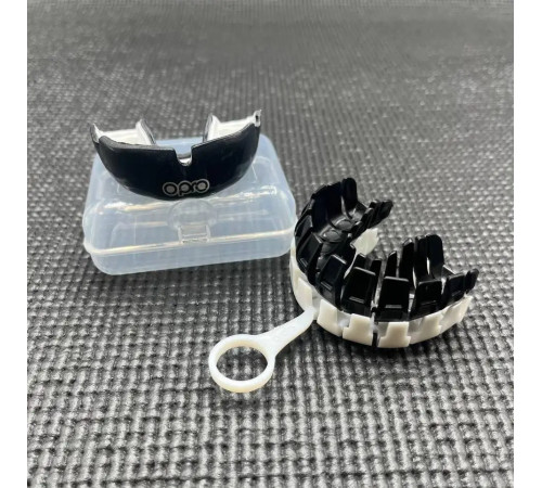 Капа боксерська доросла OPRO Instant від 11 років чорно-біла