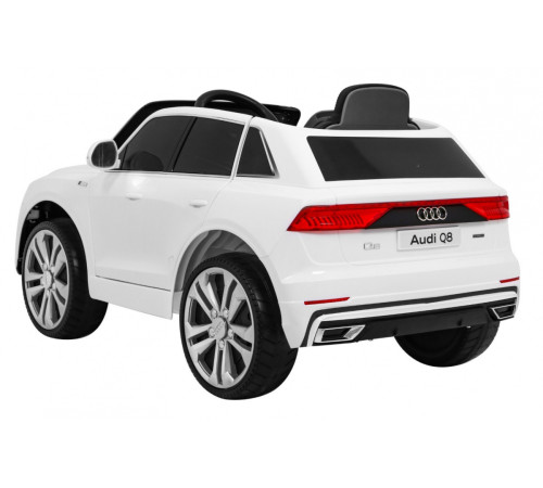 Дитяча акумуляторна машинка Audi Q8 Біла