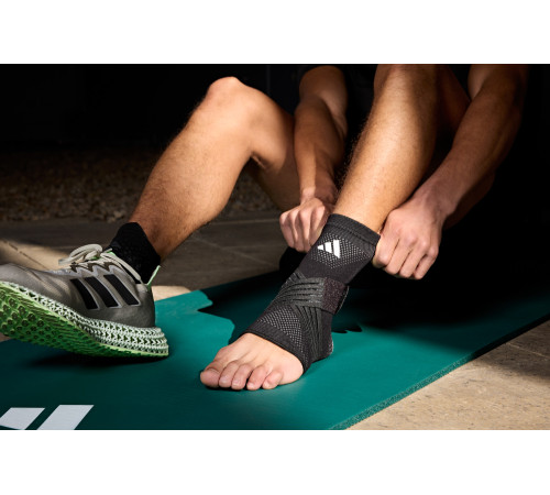 Гомілковостопного підтримка суглоба Adidas Aeroready Innwell, чорний