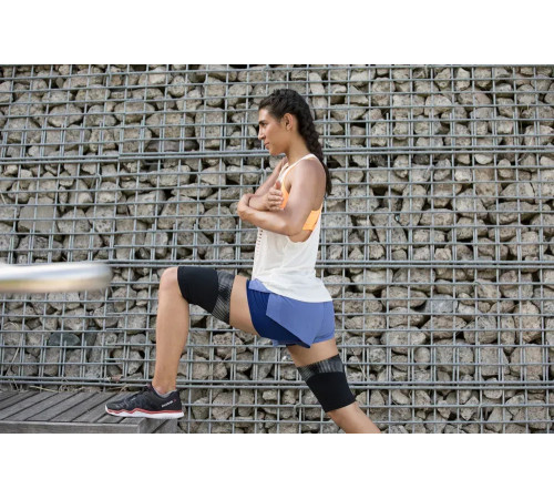 Бандаж для стегна Reebok Compression Thigh Sleeve розмір L, чорний