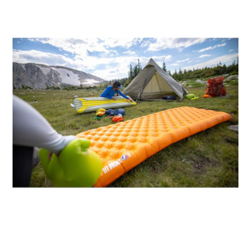 Килимок надувний Big Agnes Zoom UL Insulated 25x72 Wide Regular amber glow - оранжевий