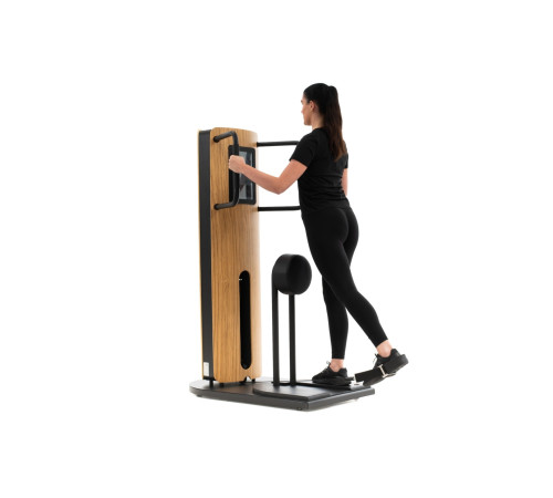 NOHRD StudioLine Hamstring Curl machine Oak with monitor