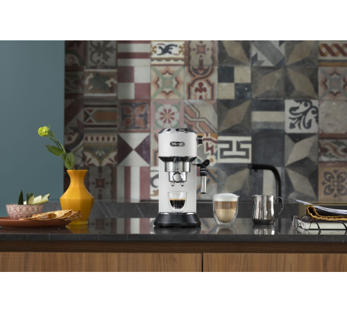 Кавоварка DeLonghi EC 685 W