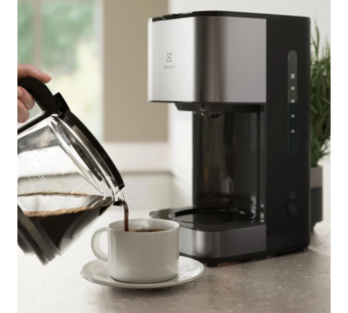 Кавоварка ELECTROLUX E3CM1-3ST