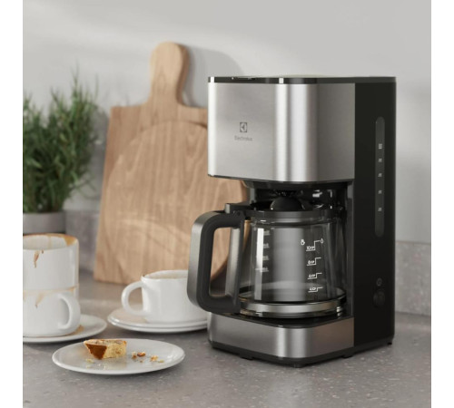 Кавоварка ELECTROLUX E3CM1-3ST