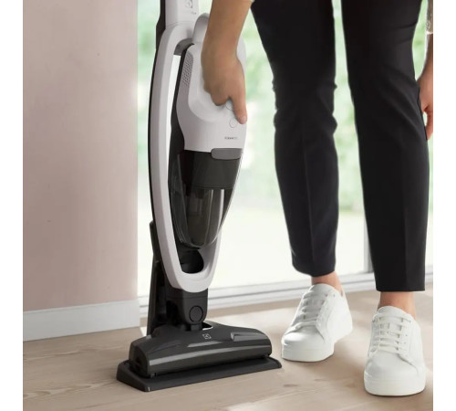 Пилосос акумуляторний ELECTROLUX ES31CB18SH