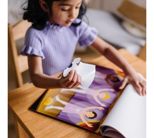 Набір багаторазових наліпок Spin Master Одягни ляльку Melissa and Doug