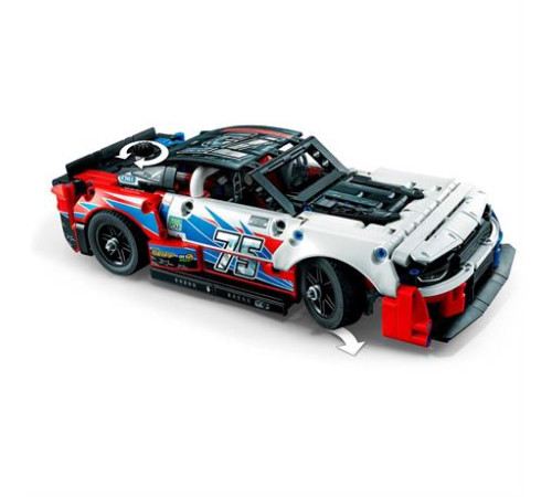 Конструктор LEGO Techniс Nascar Next Gen Chevrolet Camaro ZL1 672 ел. (42153)