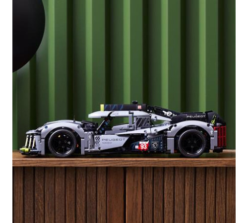 Конструктор LEGO Techniс Peugeot 9X8 24H Le Mans Hybrid Hypercar 1775 ел. (42156)