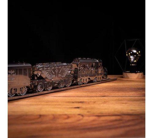 Колекційна модель-конструктор Metal Time Heavy Loco Вантажний карго-поїзд механічний (MT023) Колекційна модель-конструктор Metal Time Heavy Loco Вантажний карго-поїзд механічний (MT023)