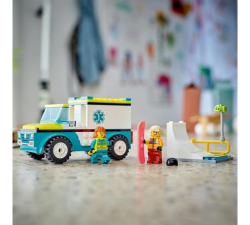 Конструктор LEGO City Карета швидкої допомоги й сноубордист 79 ел. (60403) Конструктор LEGO City Карета швидкої допомоги й сноубордист 79 ел. (60403)