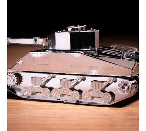 Колекційна модель-конструктор Metal Time World of Tanks танк M4 Sherman (MT070) Колекційна модель-конструктор Metal Time World of Tanks танк M4 Sherman (MT070)