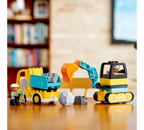 Конструктор LEGO DUPLO Вантажівка та гусеничний екскаватор 20 ел. (10931)