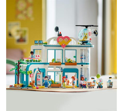 Конструктор LEGO Friends Лікарня в Хартлейк-Сіті 1045 ел. (42621) Конструктор LEGO Friends Лікарня в Хартлейк-Сіті 1045 ел. (42621)