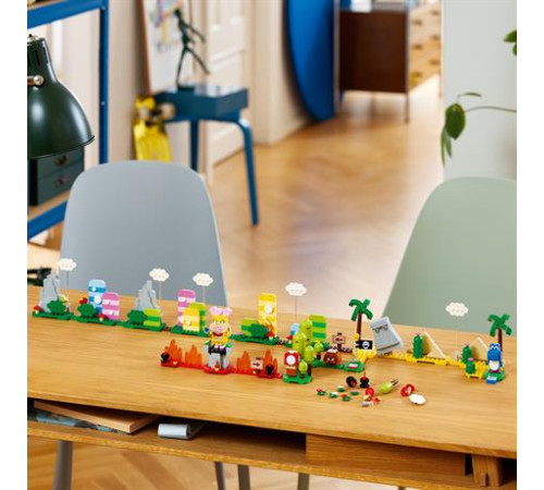 Конструктор LEGO Super Mario Набір для творчості для майстрів 588 ел. (71418) Конструктор LEGO Super Mario Набір для творчості для майстрів 588 ел. (71418)