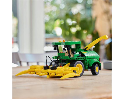 Конструктор LEGO Technic Кормозбиральний комбайн John Deere 9700, 559 ел. (42168)