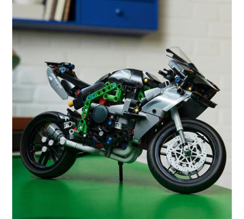 Конструктор LEGO Technic Мотоцикл Kawasaki Ninja H2R 643 ел. (42170)