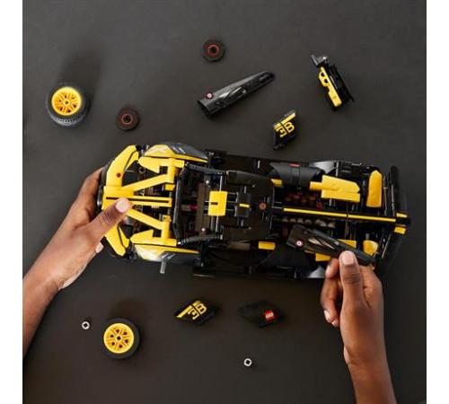 Конструктор LEGO Techniс Bugatti Bolide 905 ел. (42151) Конструктор LEGO Techniс Bugatti Bolide 905 ел. (42151)