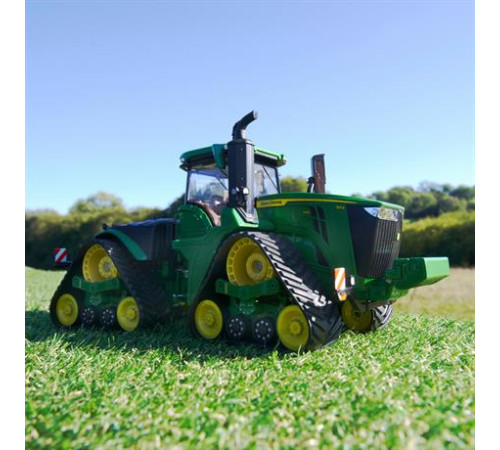 Модель Britains Трактор John Deere 9RX 640, 1:32 (43300) Модель Britains Трактор John Deere 9RX 640, 1:32 (43300)