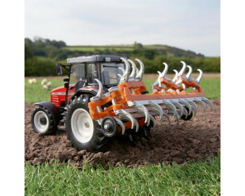 Модель Britains Трактор Massey Ferguson 6290 з культиватором 1:32 (43335)