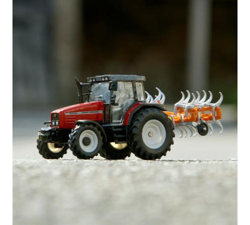 Модель Britains Трактор Massey Ferguson 6290 з культиватором 1:32 (43335)