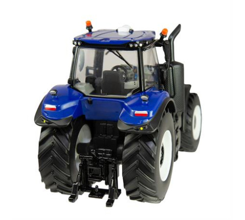 Модель Britains Трактор New Holland T8.435, 1:32 (43216)