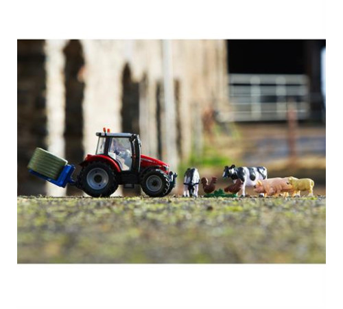 Набір Britains Модель трактора Massey Ferguson 5612 з вилами та фігурками 1:32 (43205) Набір Britains Модель трактора Massey Ferguson 5612 з вилами та фігурками 1:32 (43205)