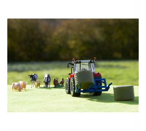 Набір Britains Модель трактора Massey Ferguson 5612 з вилами та фігурками 1:32 (43205) Набір Britains Модель трактора Massey Ferguson 5612 з вилами та фігурками 1:32 (43205)