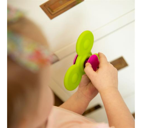 Набір прорізувачів-спінерів із присосками Fat Brain Toys Whirly Squigz 3 шт. (F210ML) Набір прорізувачів-спінерів із присосками Fat Brain Toys Whirly Squigz 3 шт. (F210ML)
