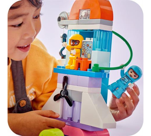 Конструктор LEGO DUPLO Town Пригоди на космічному шаттлі 3-в-1, 58 ел. (10422) Конструктор LEGO DUPLO Town Пригоди на космічному шаттлі 3-в-1, 58 ел. (10422)