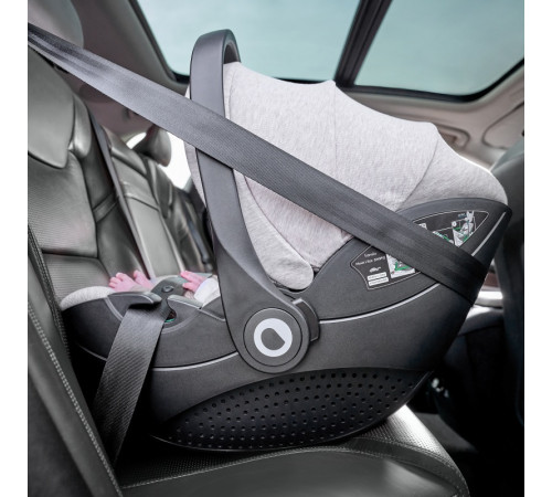 Дитяче автокрісло Lionelo MOXIE I-SIZE BLACK CARBON - чорне Дитяче автокрісло Lionelo MOXIE I-SIZE BLACK CARBON - чорне