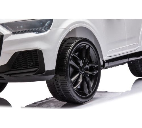 Дитяча акумуляторна машинка Audi Q7 NEW LIFT Біла