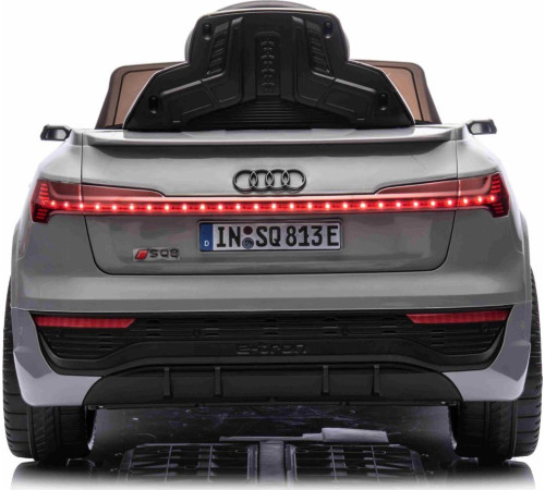 Дитяча акумуляторна машинка Audi SQ8 Сіра Дитяча акумуляторна машинка Audi SQ8 Сіра