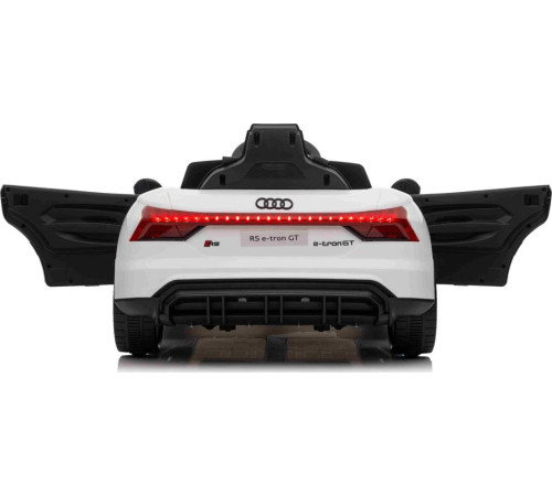 Дитяча акумуляторна машинка Audi RS E-Tron GT Біла Дитяча акумуляторна машинка Audi RS E-Tron GT Біла